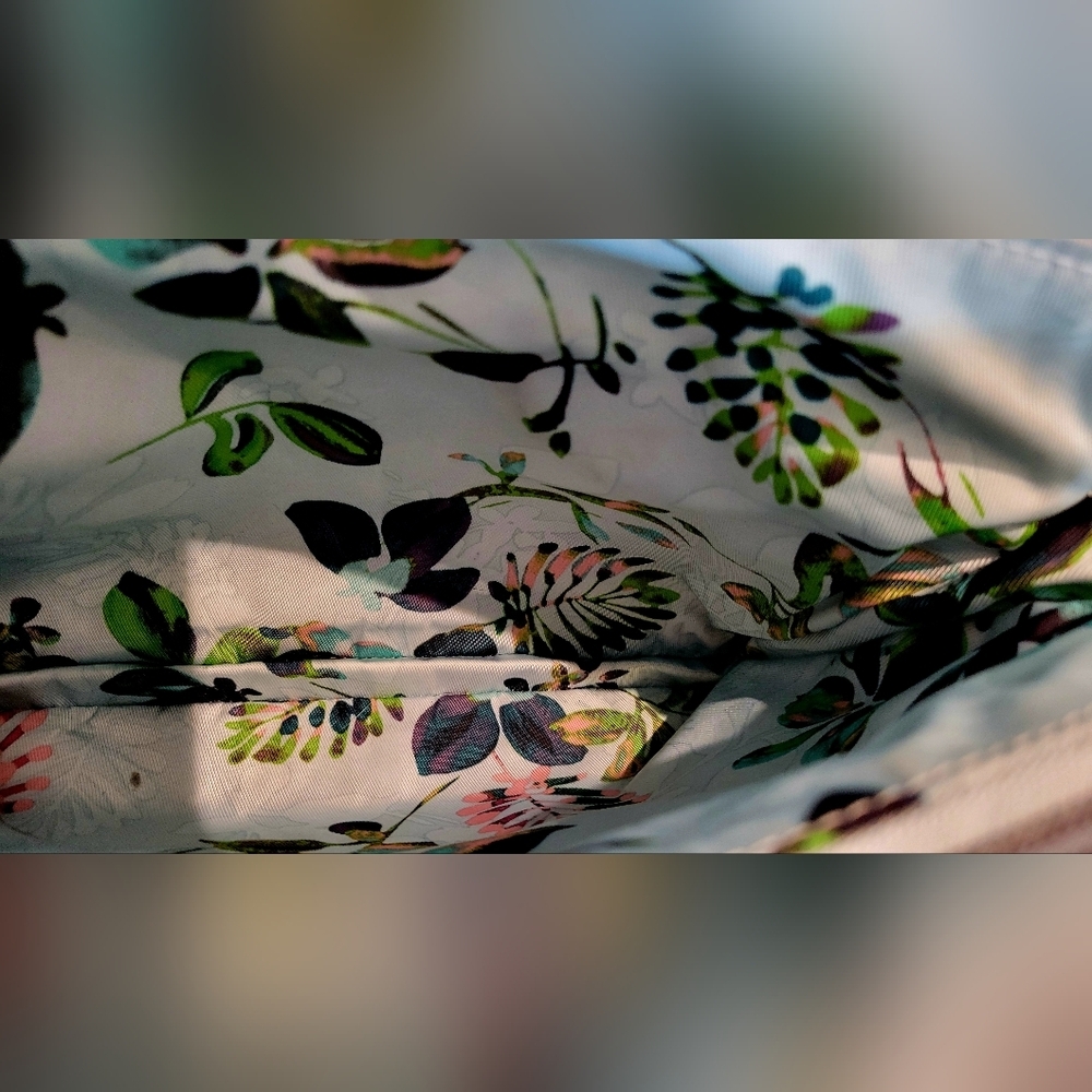 Vera Bradley Quilted Floral Crossbody Bag - Light Blue Floral - Picture 6 of 8